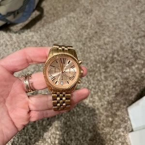 Michael kors rose gold watch